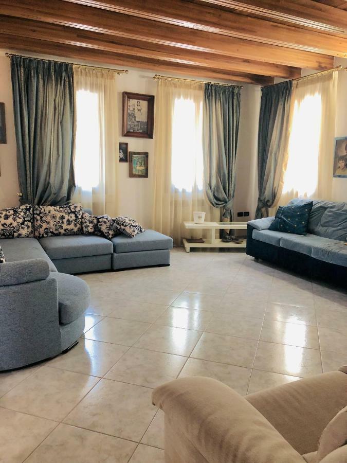 Villamoreno Merlara Luaran gambar