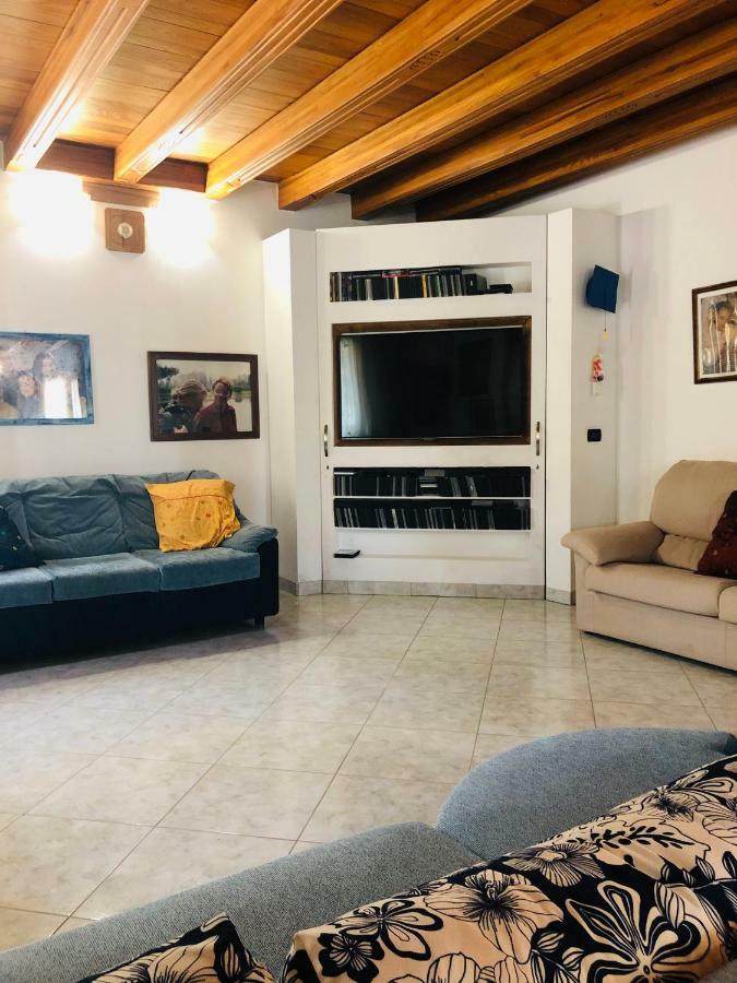 Villamoreno Merlara Luaran gambar
