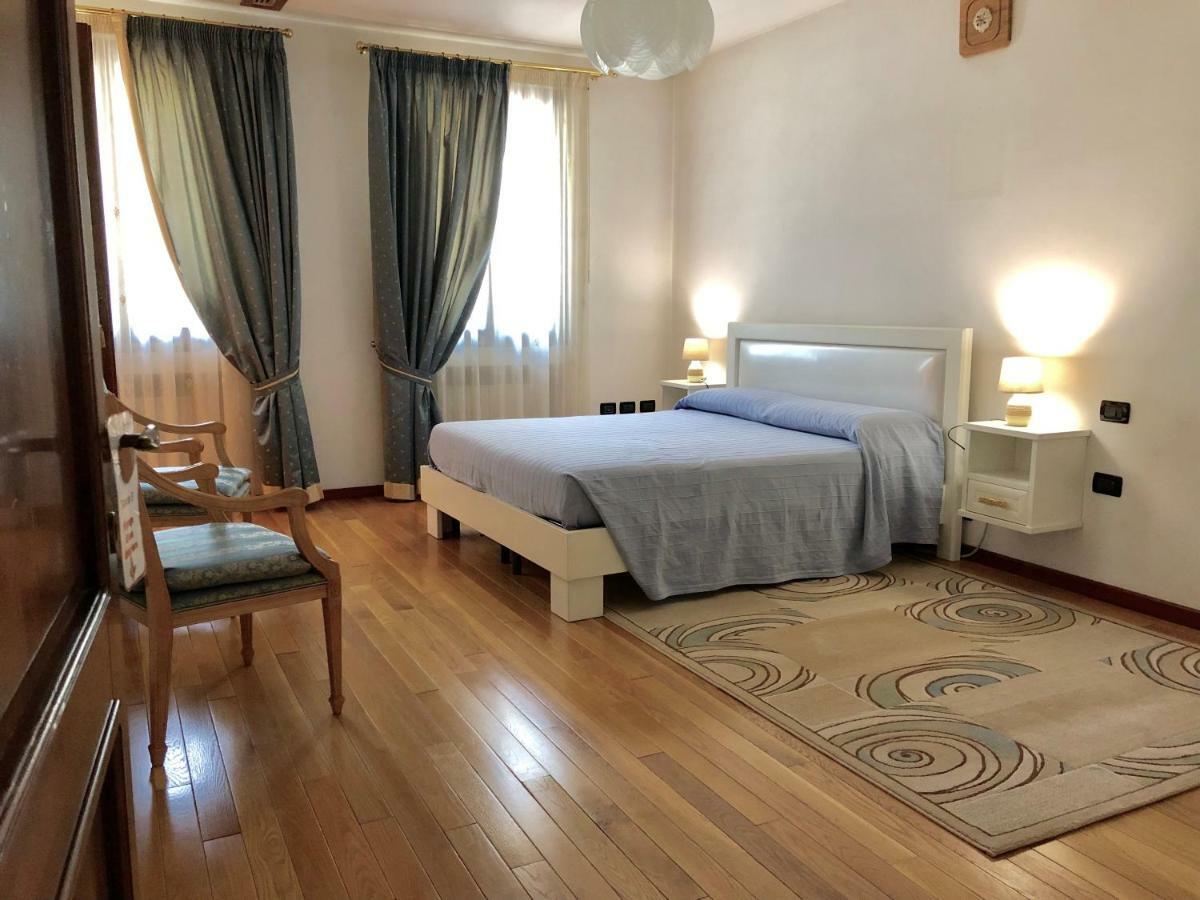 Villamoreno Merlara Luaran gambar